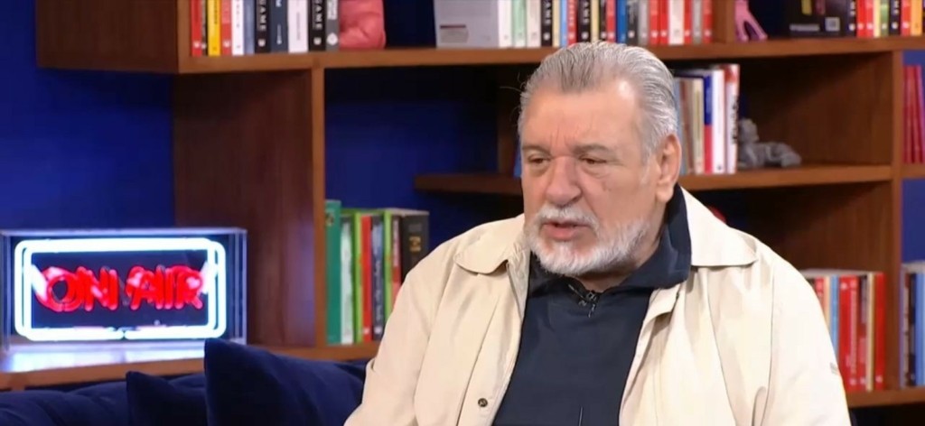 Έξω φρενών ο Τάσος Χαλκιάς με τους δημοσιογράφους – “Σας παρακαλώ πολύ! Είναι δυνατόν;” (vid)