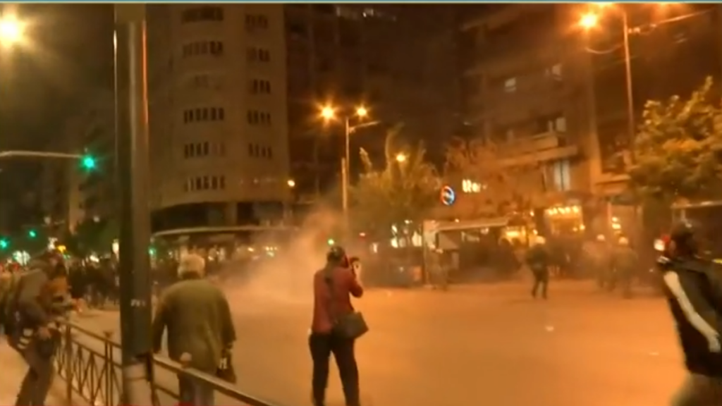 Συνελήφθη ανήλικος για την επίθεση στο ΑΤ Ομονοίας – Τι ανακοίνωσε η ΕΛ.ΑΣ.