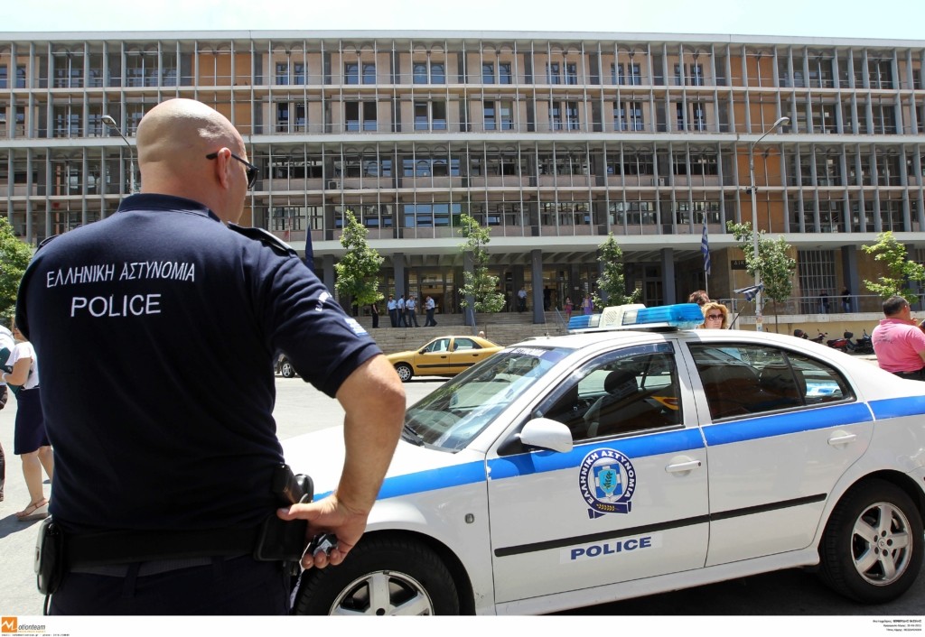 Τηλεφώνημα για βόμβα στα δικαστήρια Θεσσαλονίκης – Εκκενώθηκε το κτίριο (vids)