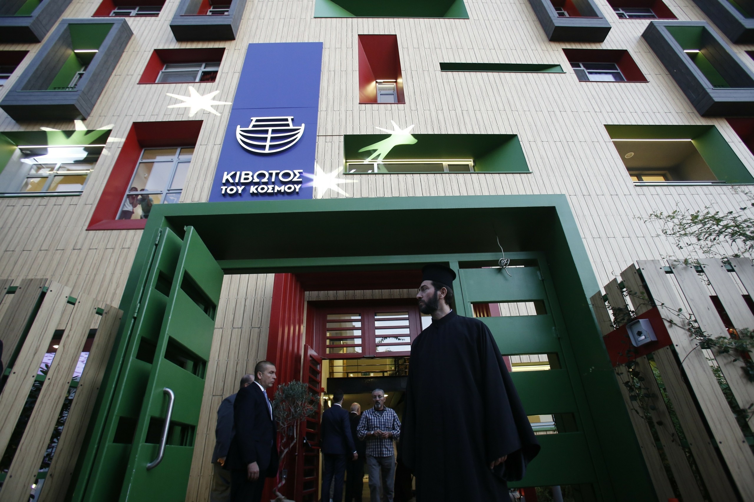 Δεσμεύεται η περιουσία του πατέρα Αντώνιου και της πρεσβυτέρας – Τι αποκαλύπτει το πόρισμα “φωτιά”