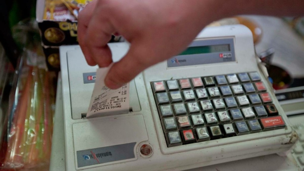 Νέες ταμειακές μηχανές από 1η Αυγούστου – Σφίγγει ο κλοιός για τους επαγγελματίες της εστίασης