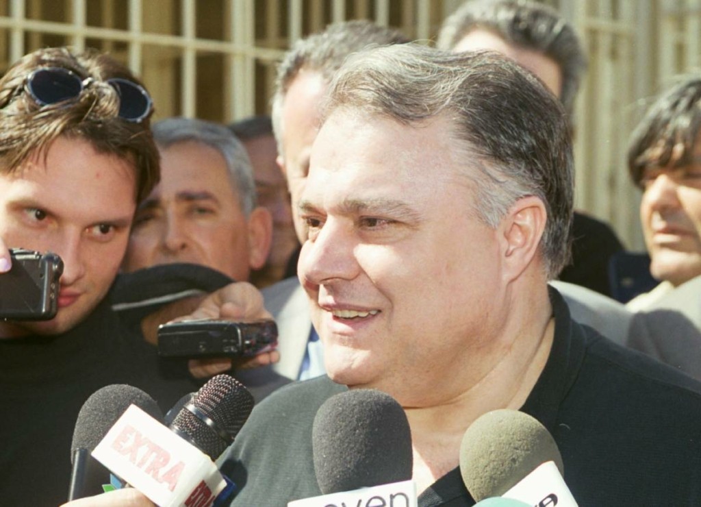 Σαν σήμερα 23 Νοεμβρίου – Συλλαμβάνεται από το FBI ο πρόεδρος του Ολυμπιακού, Γιώργος Κοσκωτάς