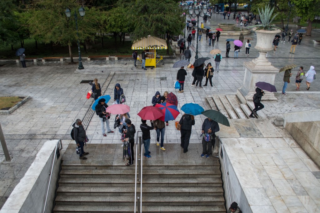 Καιρός σήμερα: Βροχές και πτώση της θερμοκρασίας – Ποιες περιοχές επηρεάζονται