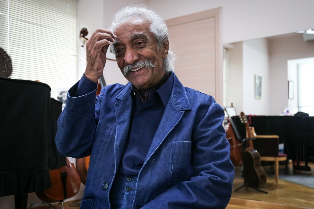 Κώστας Χατζής – Η ηλικία, οι δύο γάμοι, τα παιδιά και τα πρώτα βήματα στη μουσική