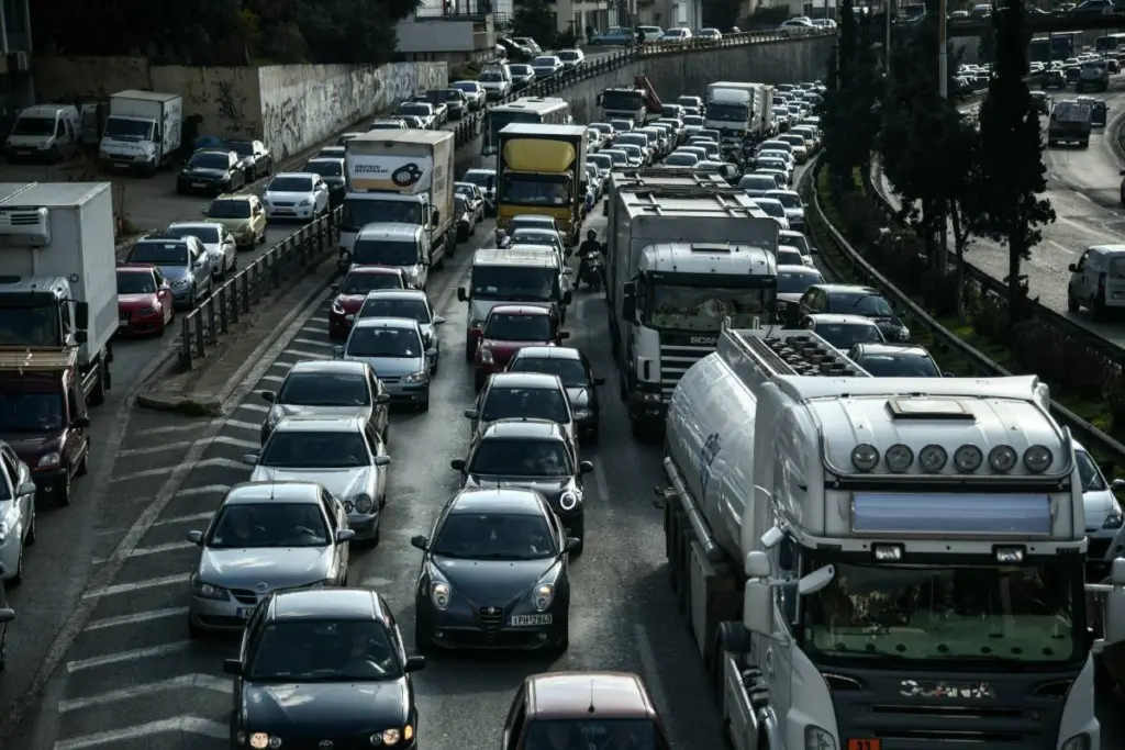Κίνηση τώρα – Ουρές χιλιομέτρων στον Κηφισό λόγω ατυχήματος
