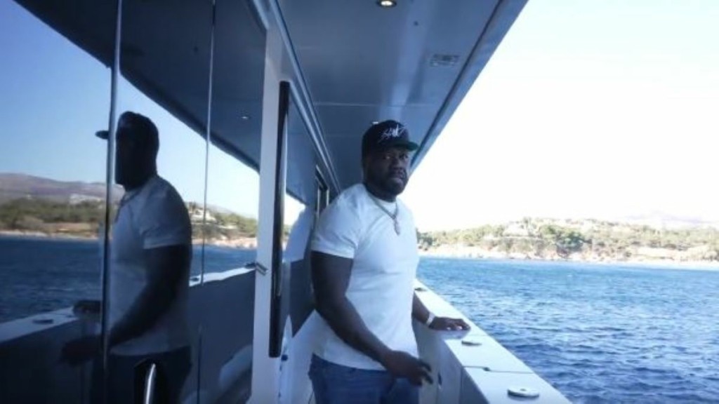 Ο 50 Cent διαφημίζει την Ελλάδα σε όλο τον κόσμο – Οι στιγμές χαλάρωσης στο σκάφος με τον Αργυρό και η συναυλία της χρονιάς (vid)