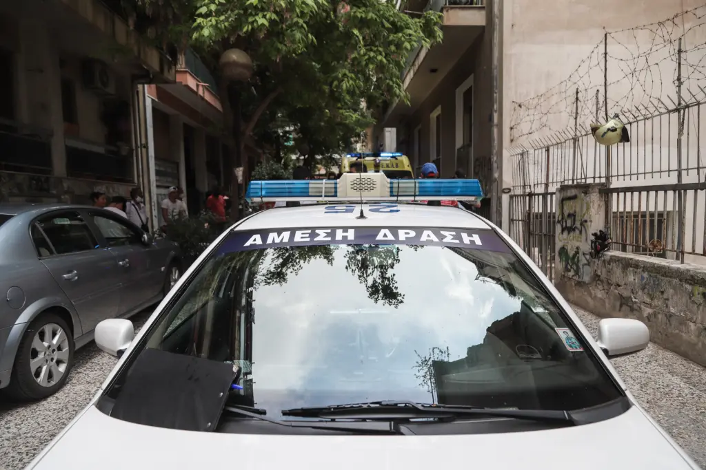 Άνδρας χτύπησε τη γυναίκα του και επιτέθηκε σε αστυνομικούς στη Θεσσαλονίκη – Συνελήφθη από τις αρχές