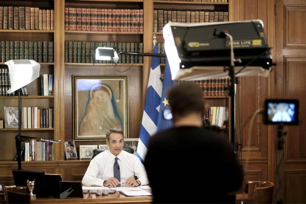 “Είναι ντροπή και αίσχος να εννοεί κάποιος ότι παρακολουθώ τον Έλληνα ΥΠΕΞ – Πίσω από τον Βαξεβάνη είναι ο Τσίπρας”