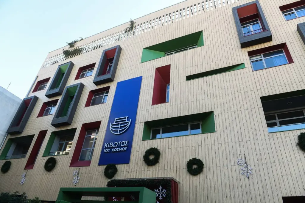 Ανοίγουν τα στόματα για την “Κιβωτό του Κόσμου” – “Έχω ακούσει άσχημα πράγματα και για τον πατέρα Αντώνιο” (vids)