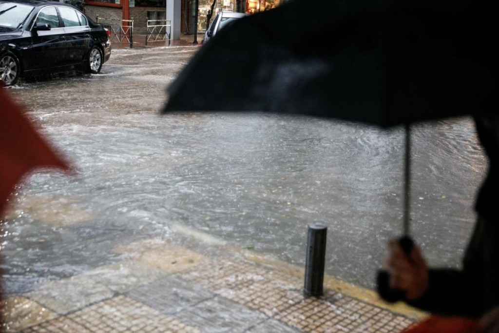 Βροχές, καταιγίδες και χαλάζι από το απόγευμα – Επικαιροποίηση του έκτακτου δελτίου από την ΕΜΥ