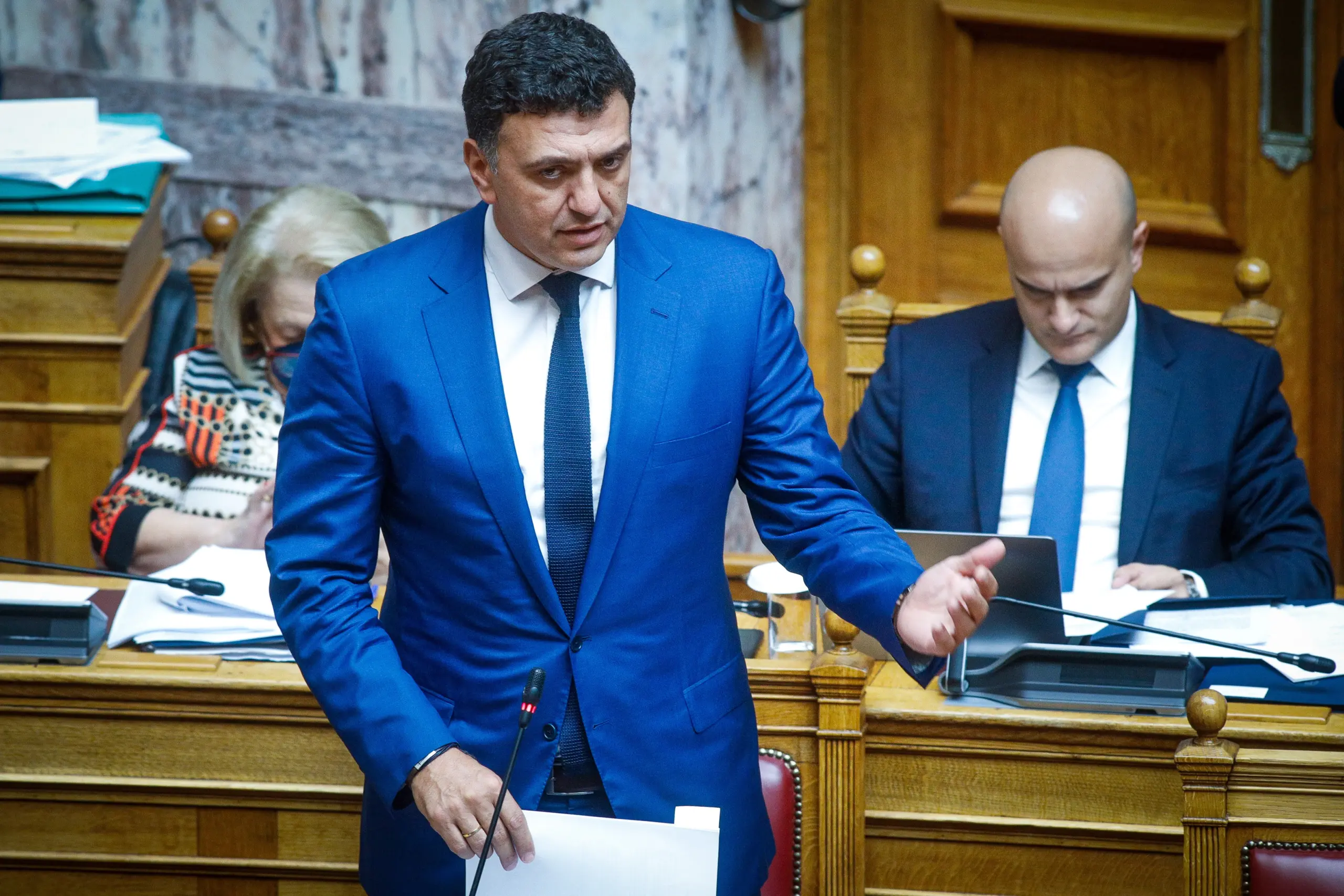 Ο Κικίλιας προσπαθεί να “τραβήξει” βρετανούς τουρίστες – “Ελάτε για Greekend”