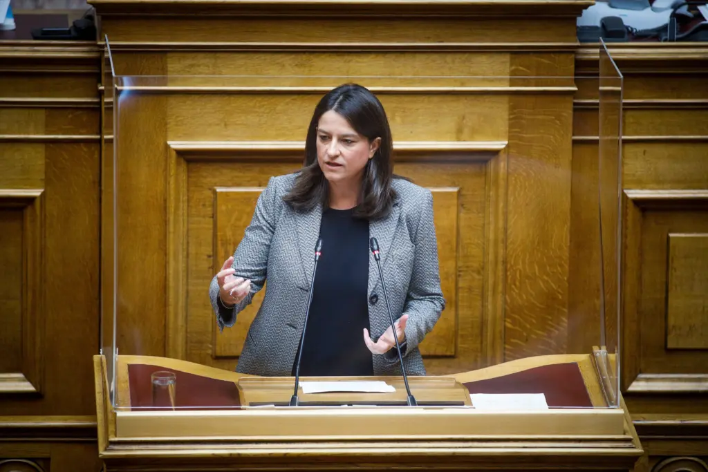 Η Νίκη Κεραμέως θα στείλει εξώδικο σε εφημερίδα που την κατηγορεί ότι χρωστάει πάνω από 3.000 ευρώ κοινόχρηστα