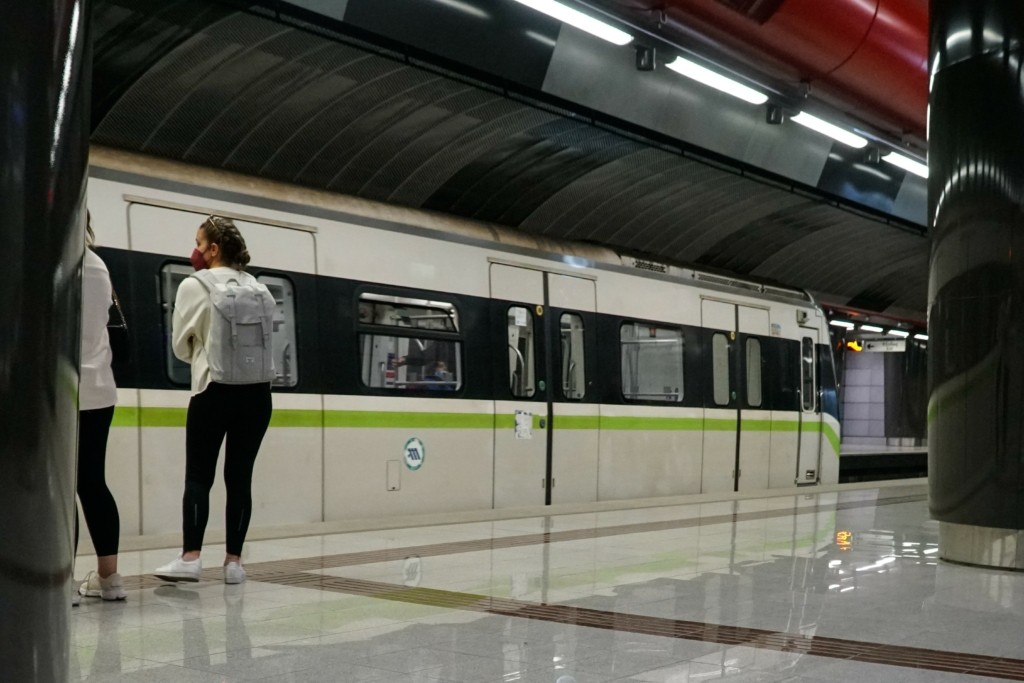 “Ανάσα” στους δρόμους έδωσε το μετρό του Πειραιά – Βελτιωμένες συνθήκες και εντός δακτυλίου