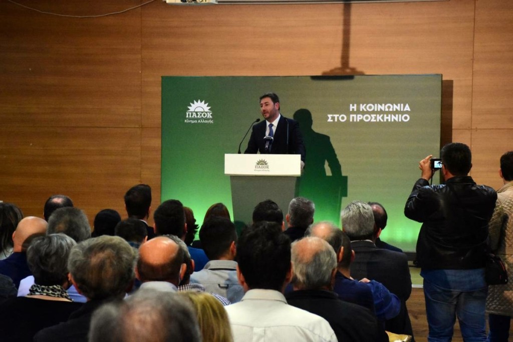 Ανδρουλάκης κατά Μητσοτάκη και Τσίπρα – “Στην όχθη του λαϊκισμού και του ελιτισμού”