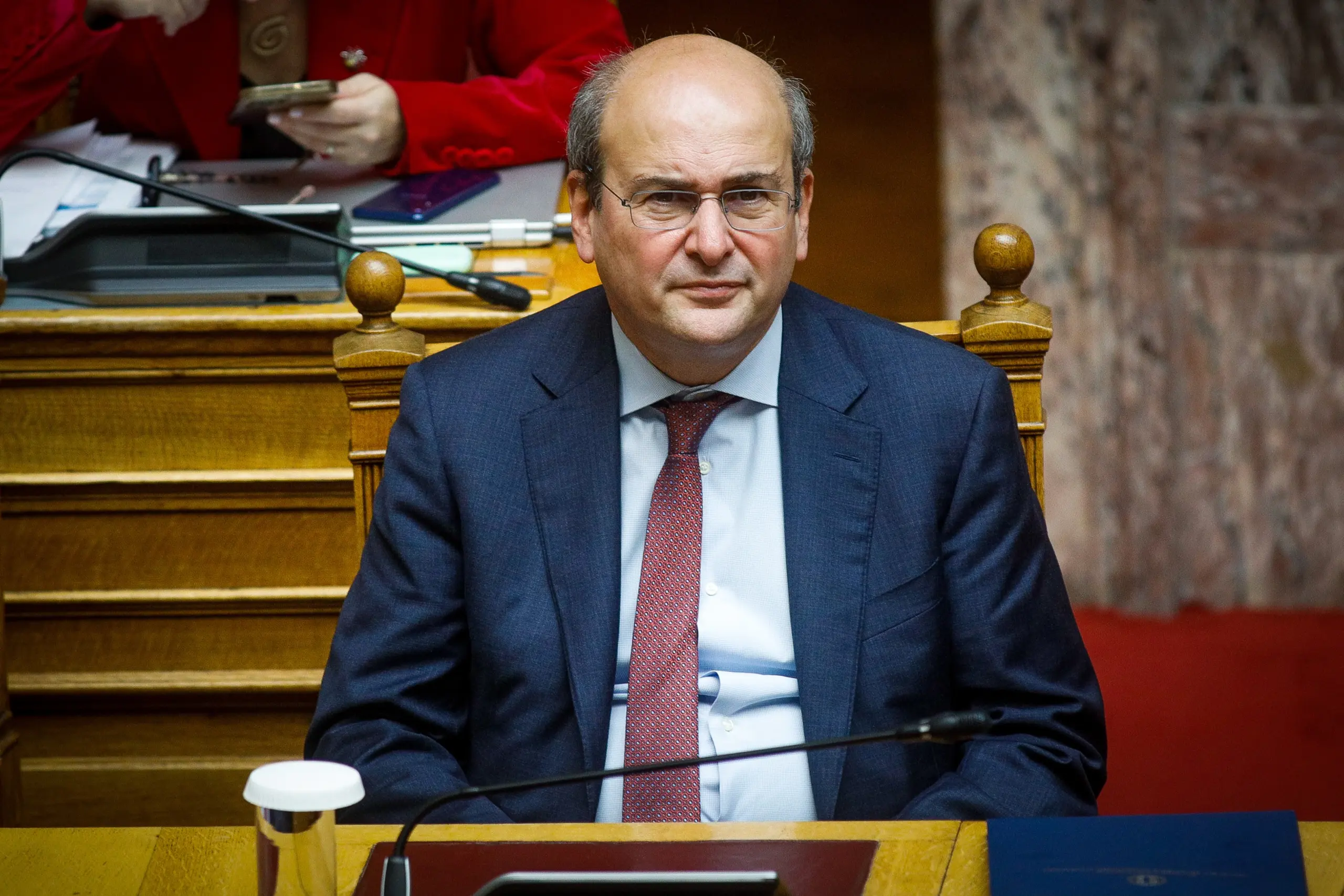 Η κυβέρνηση “κλείνει την πόρτα” στα αιτήματα της αντιπολίτευσης για τις τροπολογίες στο ασφαλιστικό