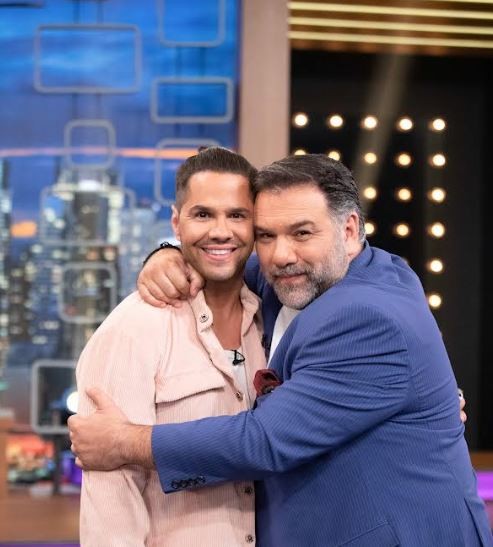 The 2Night Show – Ο Γιώργος Τσαλίκης τα λέει όλα στον Γρηγόρη Αρναούτογλου