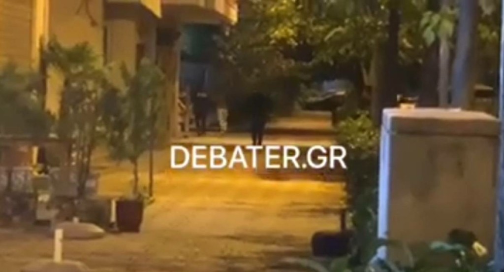 Βίντεο ντοκουμέντο – Η στιγμή σύλληψης του 45χρονου “δράκου” στον Αυλώνα – Τρέχει να ξεφύγει