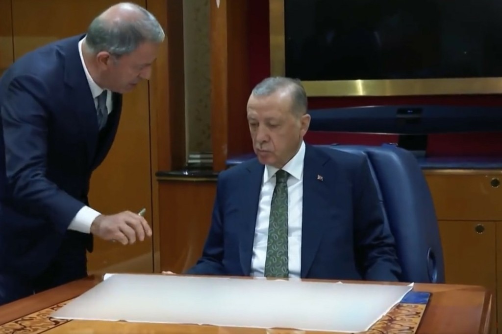 “Χειρουργικά” χτυπήματα της Τουρκίας σε Συρία και βόρειο Ιράκ – Η στιγμή που ο Ερντογάν δίνει εντολή για το “Γαμψό ξίφος”