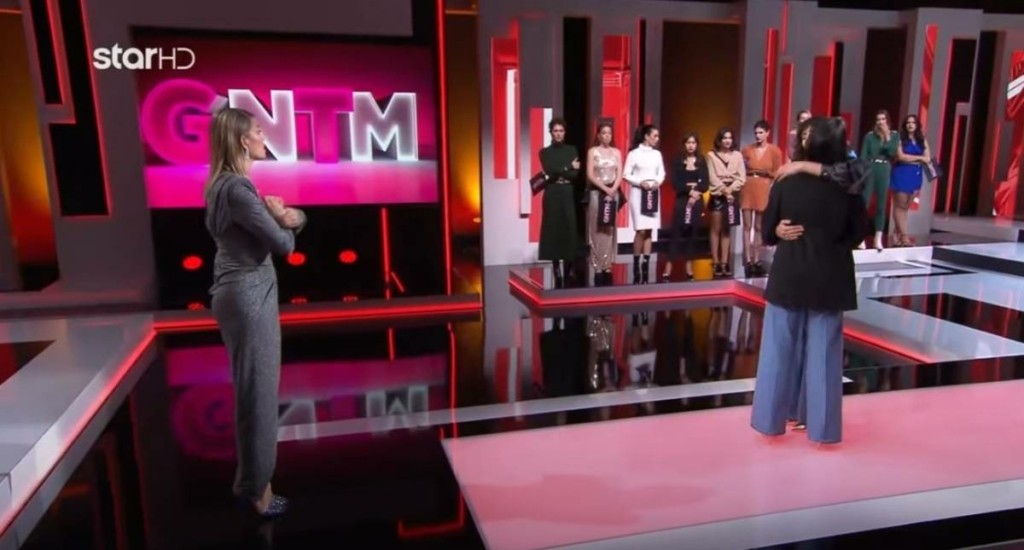 GNTM 5 – Για ποιο κορίτσι το γλειφιτζούρι αποδείχθηκε… πικρό – Αποχώρησε ένα από τα φαβορί (vids)