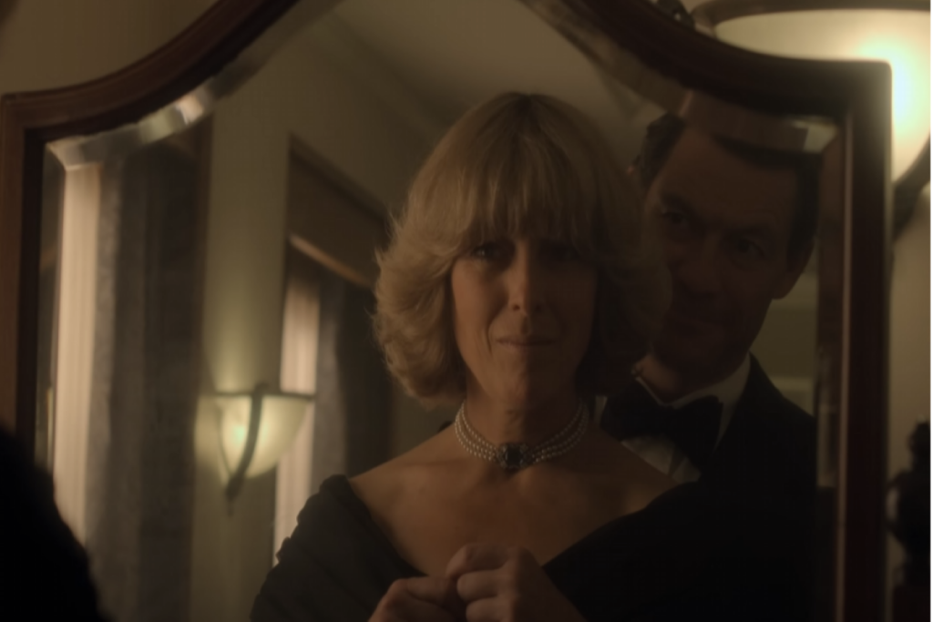 Η Καμίλα παρακολουθεί το “The Crown” – “Άφρισε” με τη νέα σεζόν (vids)