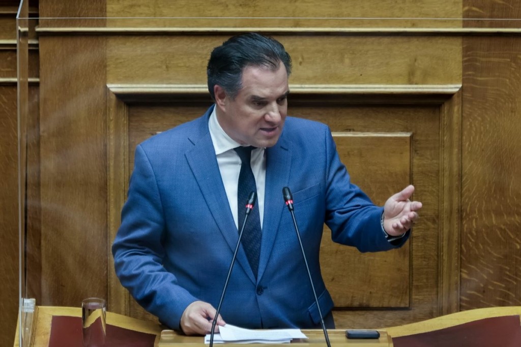 “Καταδρομική” Ρουβίκωνα στο σπίτι  Άδωνι Γεωργιάδη – Πέταξαν τρικάκια (pics&vid)