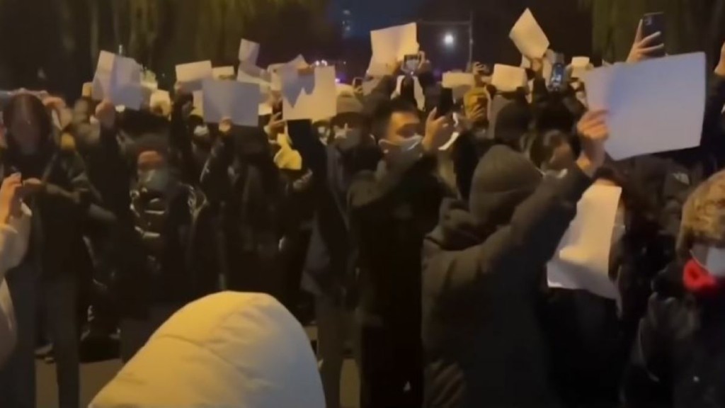 Το “κόλπο” των διαδηλωτών για να αποφύγουν την αστυνομία – Κυνηγητό εξελιγμένης τεχνολογίας (pics&vid)
