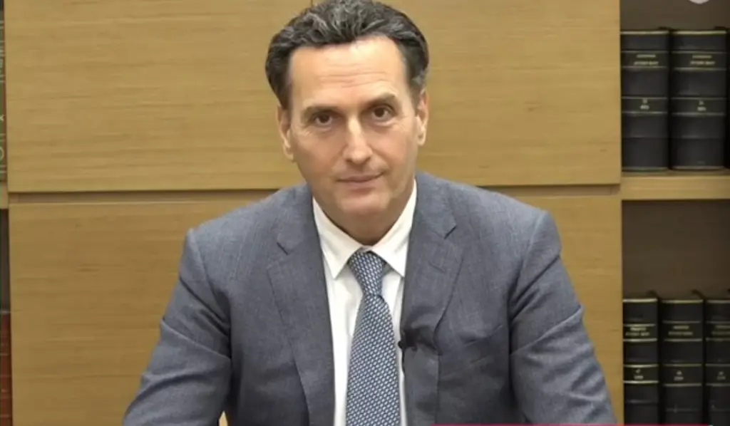 Το Γαλλικό Ινστιτούτο “τρολάρει” τον Δημητρακόπουλο – “Μήπως ήρθε η ώρα να μάθετε γαλλικά;”