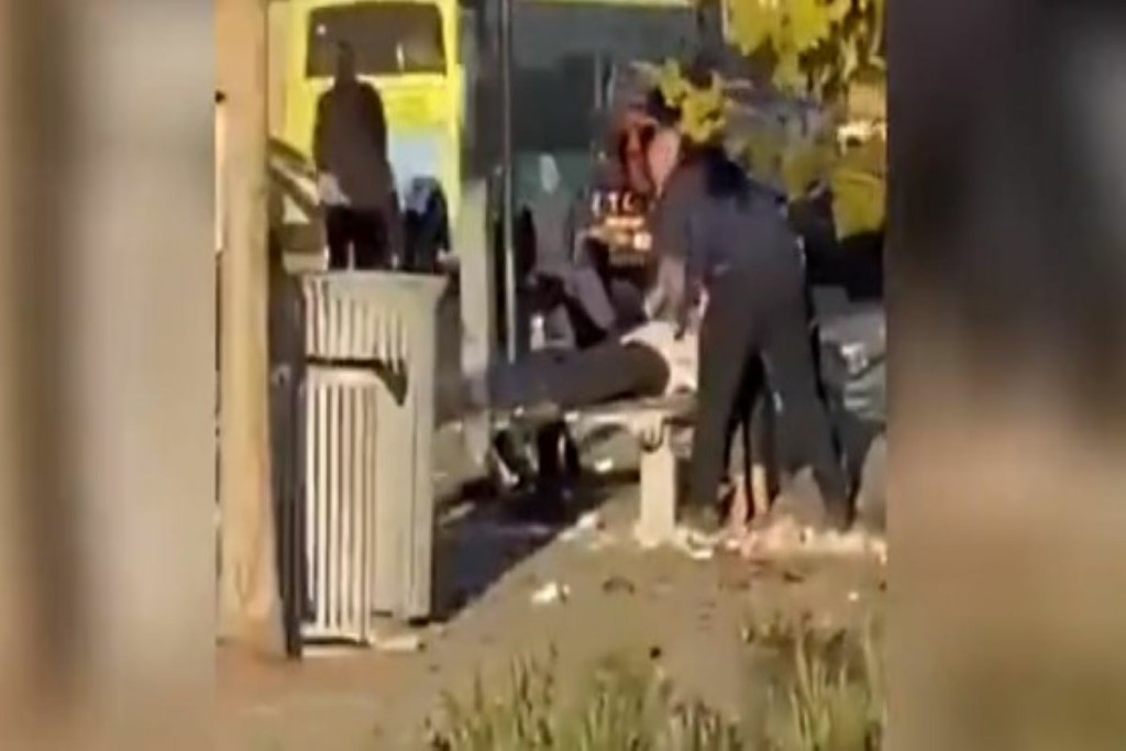 Ένας νεκρός από τις εκρήξεις σε στάσεις λεωφορείων στην Ιερουσαλήμ – Στους 15 οι τραυματίες (vids)