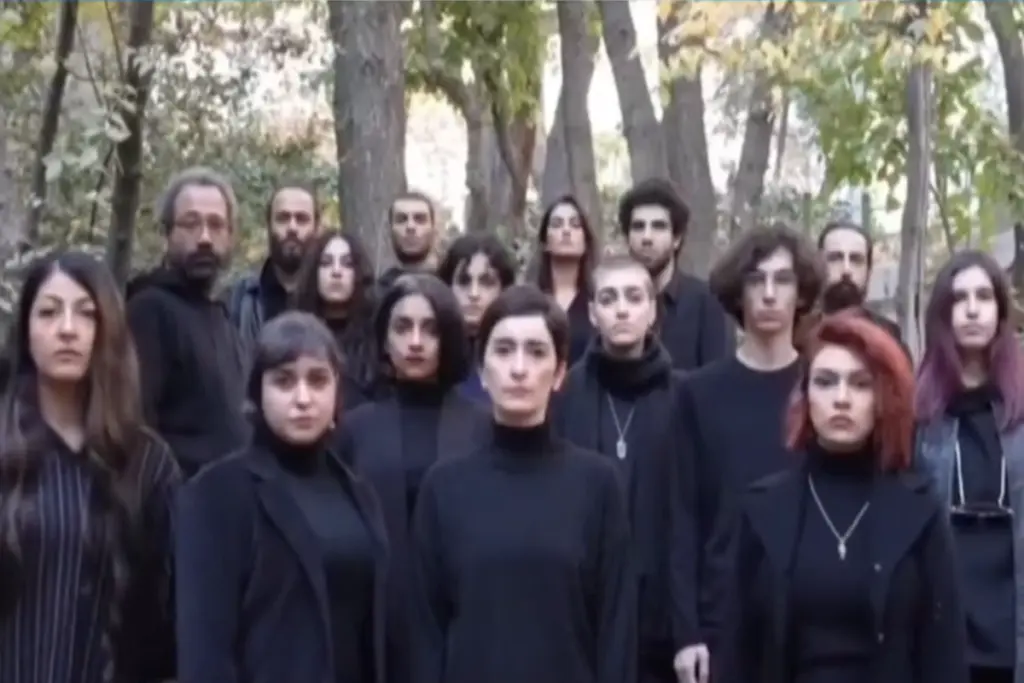Ιρανές ηθοποιοί διαδήλωσαν χωρίς μαντήλα – Συνεχίζονται οι διαμαρτυρίες στη χώρα (vid)