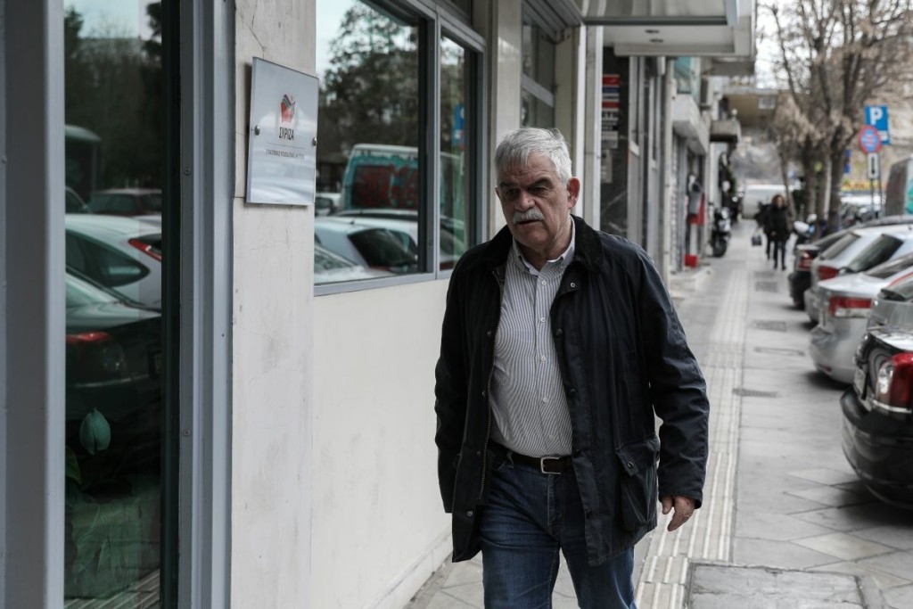 Έξαλλοι με τον Τόσκα οι συγγενείς των θυμάτων στο Μάτι – “Δεν έχετε τσίπα, ούτε μία συγγνώμη” (vid)