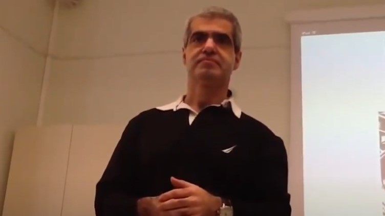 Ανοίγουν στόματα για τον συγγραφέα Βασίλη Παπαθεοδώρου – “Ήταν περίεργος, δεν άνοιγε ποτέ τα παντζούρια”