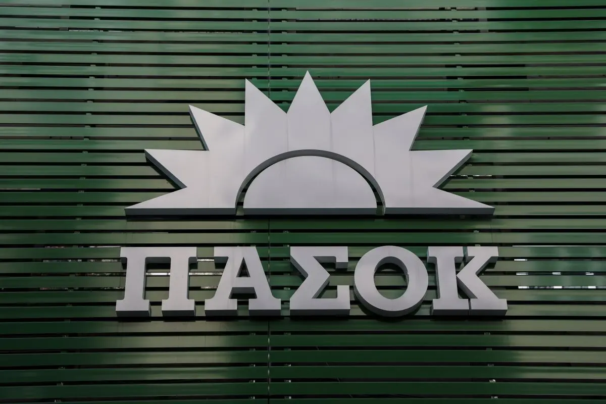 ΠΑΣΟΚ: Να διερευνηθεί άμεσα από ποιους και γιατί ξηλώθηκαν τα “58 καρφιά” στα Τέμπη