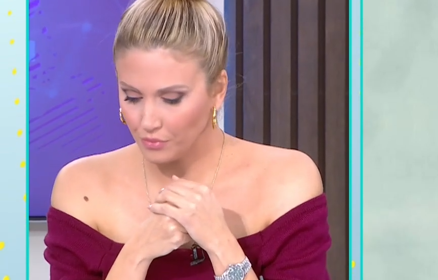 Λύγισε στον “αέρα” η Φωτεινή Πετρογιάννη – Απάντησε δημόσια για την κόντρα με τη Σπυροπούλου (vid)