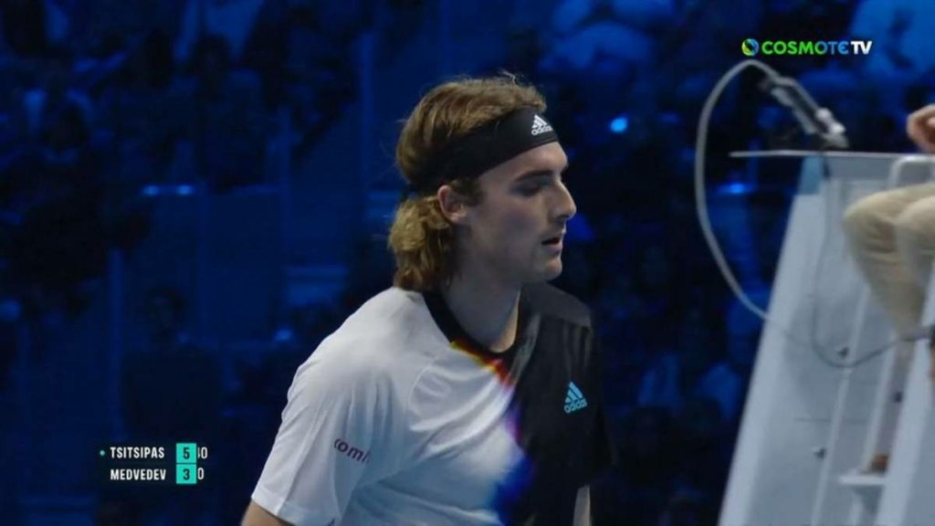 Μια “ανάσα” από τα ημιτελικά του ATP Finals ο Στέφανος Τσιτσιπάς – Μεγάλη νίκη επί του Μεντβέντεφ