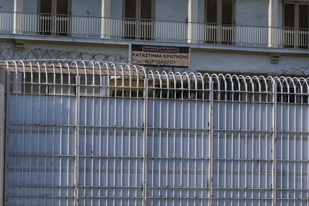 Νέα έφοδος στις φυλακές Κορυδαλλού: Βρήκαν μαχαίρια, σουβλιά, κοντάρια και κινητά