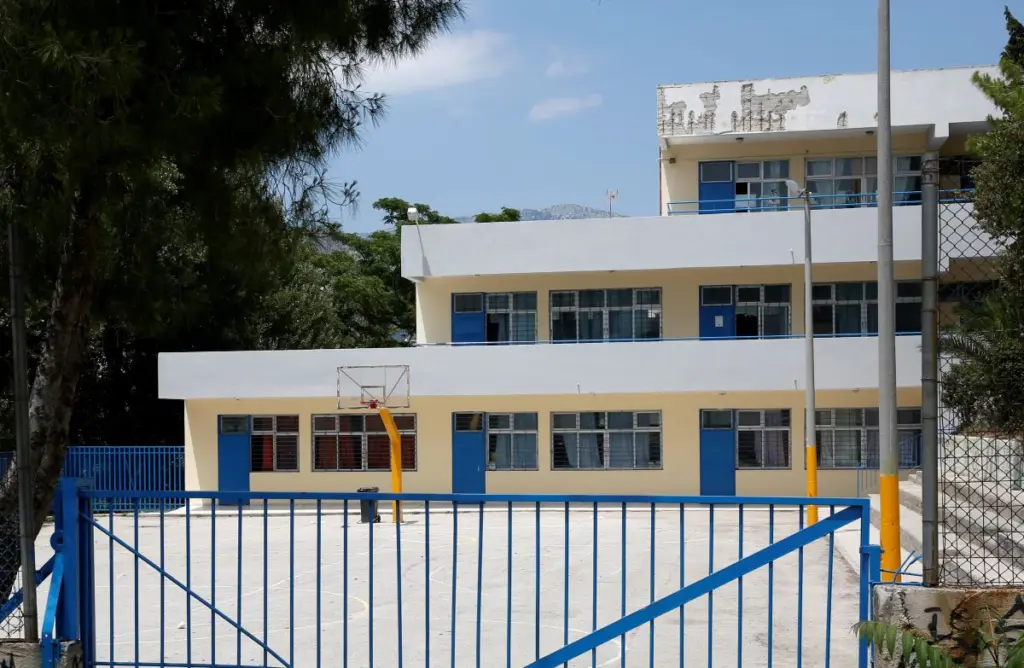 Έκρηξη σε λεβητοστάσιο δημοτικού σχολείου στις Σέρρες – Πόρτα πετάχτηκε 30 μέτρα και χτύπησε παιδί (pics)