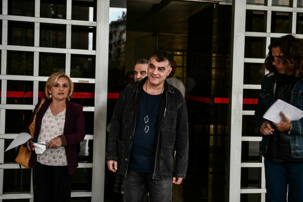 Κατέθεσε ο Βαξεβάνης για τις υποκλοπές – “Υπάρχουν στοιχεία, να μην πετάει τη μπάλα στην εξέδρα η Δικαιοσύνη” (vids)