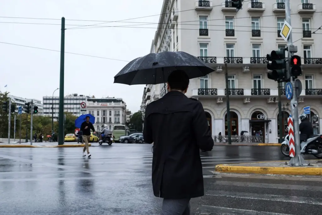 Καιρός αύριο: Οι βροχές υποχωρούν, αλλά η κακοκαιρία επιμένει σε κάποιες περιοχές