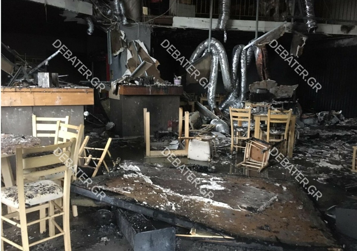 “Λαμπάδιασε” ψητοπωλείο στον Άγιο Δημήτριο – Για εμπρησμό κάνουν λόγο οι αρχές (pics&vid)