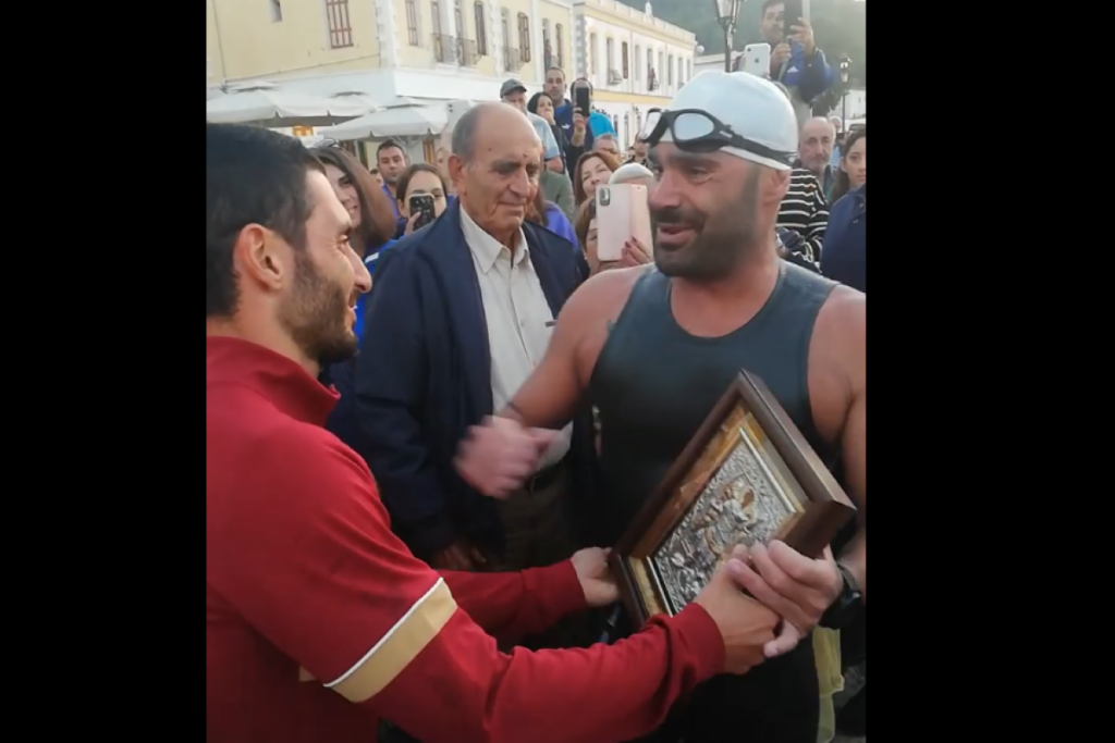 Αδιανόητη προκλητική κίνηση από τους Τούρκους – Παρενόχλησαν Έλληνα παραολυμπιονίκη στα ανοιχτά της Ρόδου ενώ έκανε το τάμα του (vids&pics)