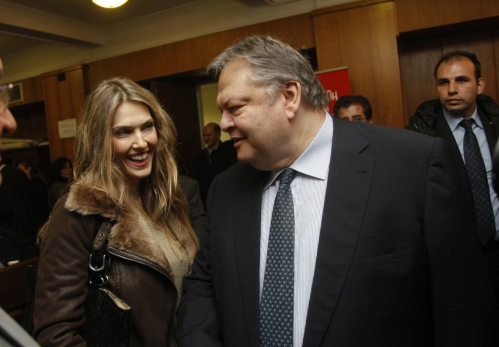 “Τραγική η υπόθεση” της Εύας Καϊλή λέει ο Βενιζέλος – “Λυπάμαι βαθύτατα για την εξέλιξη αυτή”