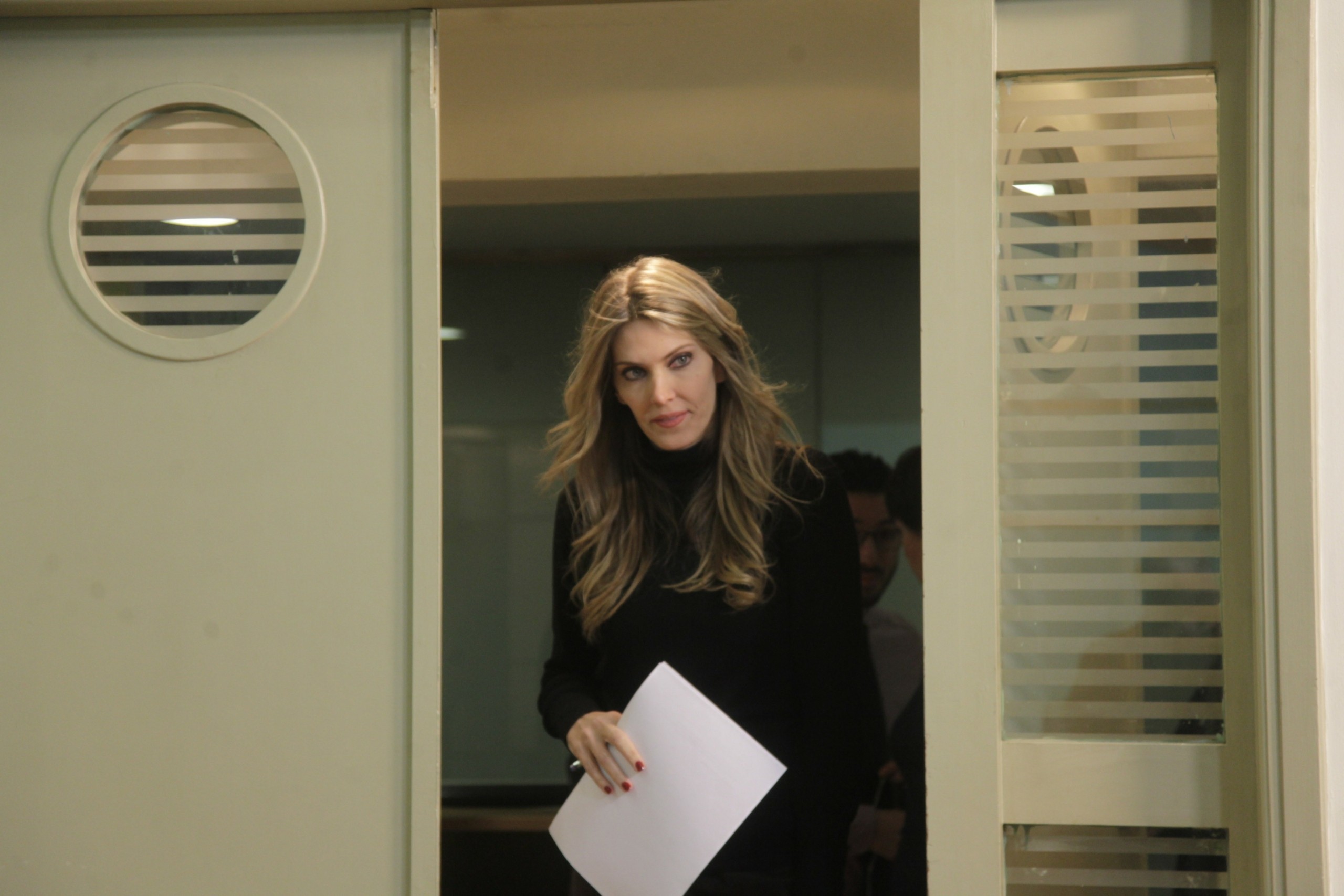 Η Πρόεδρος του Ευρωπαϊκού Κοινοβουλίου “ξηλώνει” την Εύα Καϊλή – Αναστολή όλων των εξουσιών της – Δεύτερη νύχτα υπό κράτηση