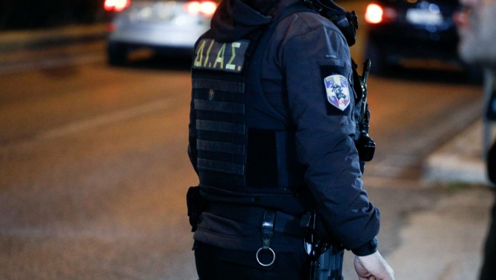 “Γάζωσαν” ψητοπωλείο και σπίτι στην Αγία Βαρβάρα – Εντοπίστηκαν 20 κάλυκες
