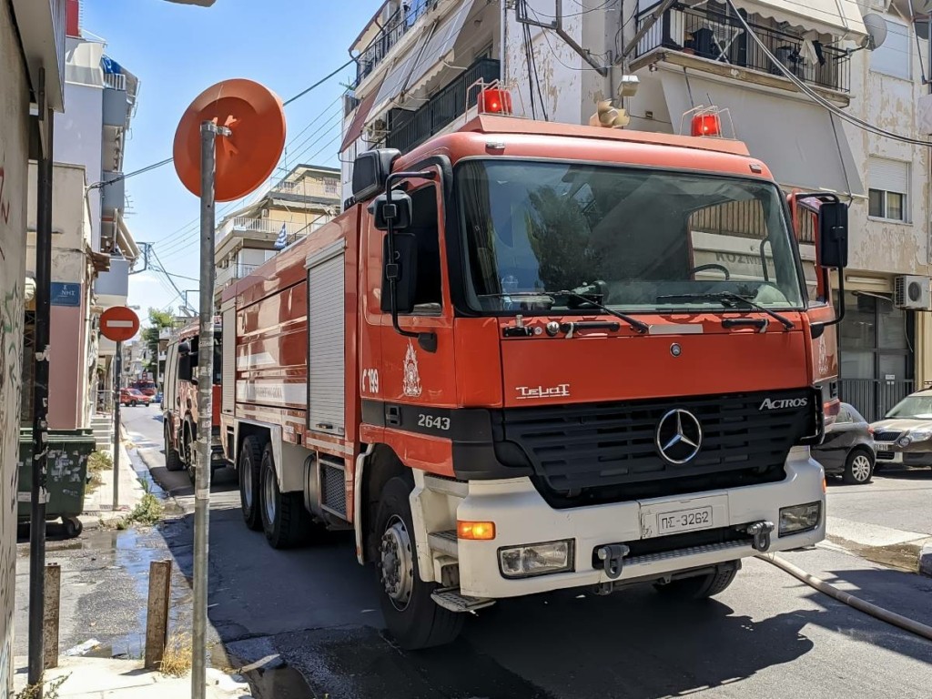 Φωτιά σε διαμέρισμα στο Ελληνικό – Μεγάλη κινητοποίηση της Πυροσβεστικής
