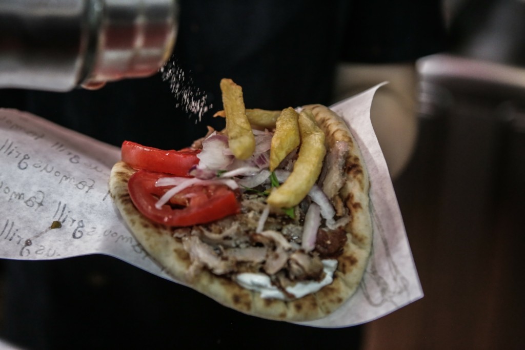 Έτρωγε σουβλάκι και την έστειλε στο νοσοκομείο – 48χρονη πνίγηκε στην Κοζάνη