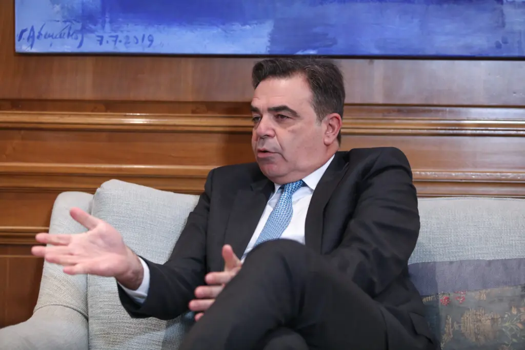 Η αφοπλιστική πρώτη αντίδραση του Μαργαρίτη Σχοινά για το Κατάρ – “Μου έδωσαν δώρο μια μπάλα ποδοσφαίρου και ένα κουτί σοκολάτες”