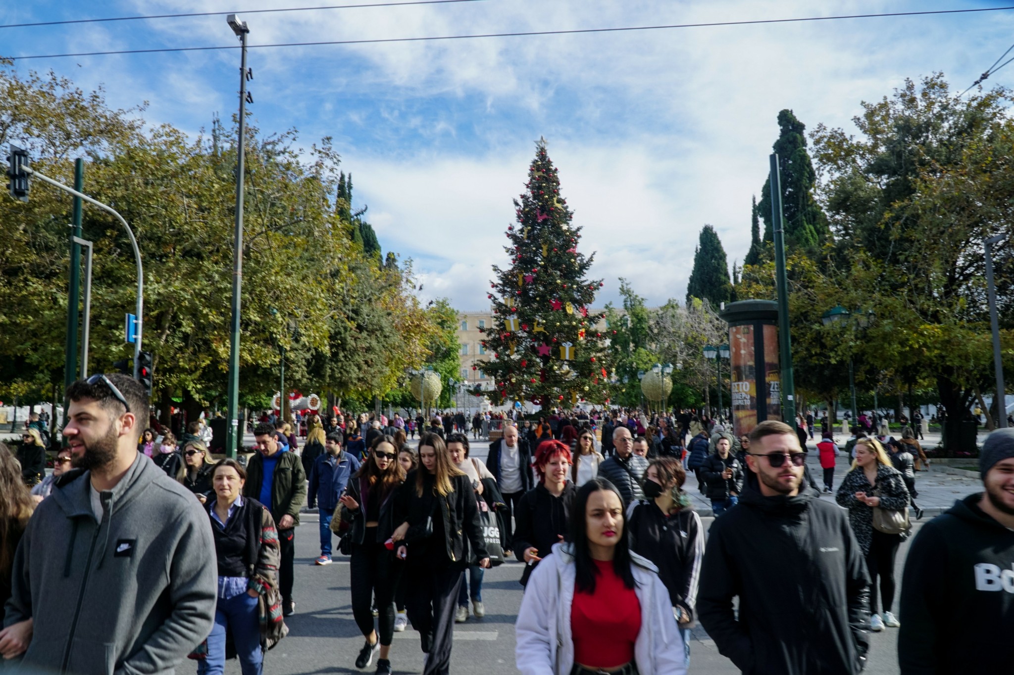 Εορταστικό ωράριο