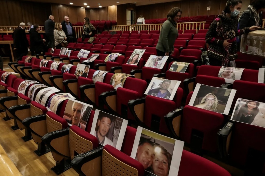 Μάρτυρες της τραγωδίας στο Μάτι ξαναζούν τον εφιάλτη – “Ήρθαμε διακοπές και πήρα σε σάκους την οικογένεια μου”