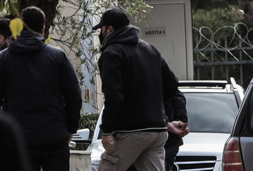 Κεντρικό πρόσωπο στην υπόθεση της 12χρονης ο “Μιχάλης” – Του δόθηκε προθεσμία να απολογηθεί (vid)