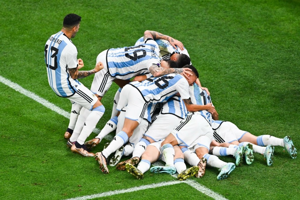 Η Αργεντινή κατέκτησε το Μουντιάλ 2022 και Messi.. Christmas (vids)